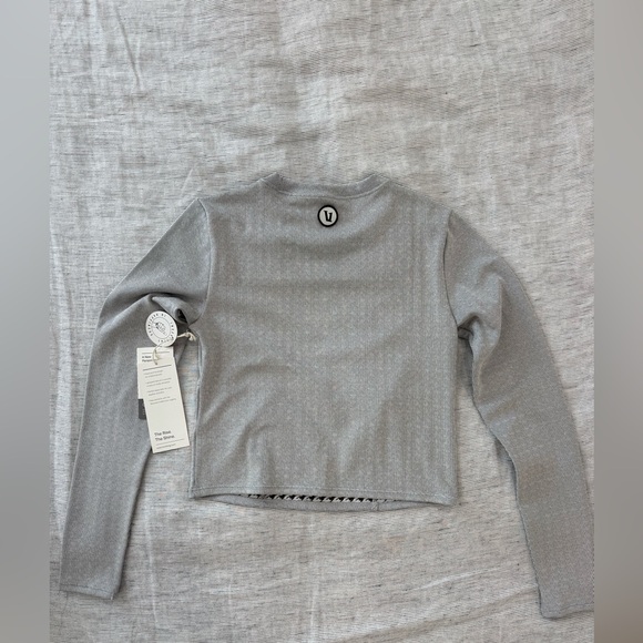 Vuori. Chilled out top. Houndstooth Gray Long Sleeve Women's Top - Picture 7 of 8